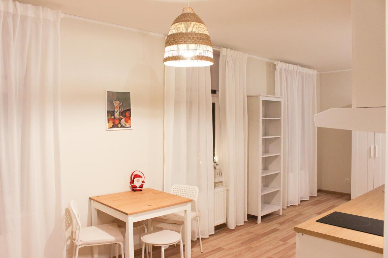 Bright Spacious Apartment In Riga With Free Parking Exterior foto